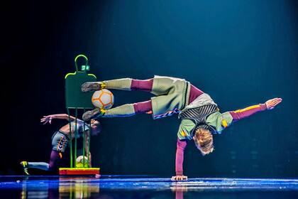 Messi10, el espectáculo realizado con el Cirque que espera su fecha para el debut porteño