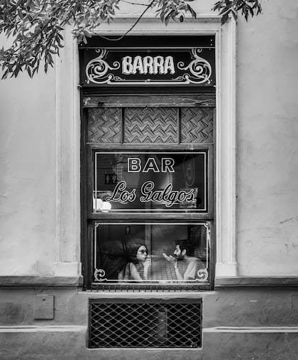 Cita porteña en un bar notable del centro porteño