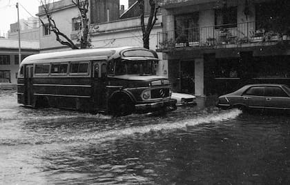 Ciudad de Buenos Aires: Hace 36 años Buenos Aires fue azotada por la denominada "lluvia del siglo", un temporal que entre el 30 y el 31 de mayo de 1985 descargó más de 300 milímetros de agua sobre la urbe.
Foto: Archivo/Télam/VIC