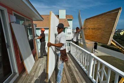 Ciudadanía, propiedad legal, aporte del 25% del costo y ningún daño previo por huracanes: el filtro inicial del programa