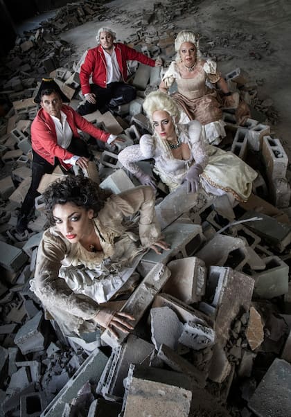 Civilización, una obra escrita por Mariano Saba y dirigida por Lorena Vega