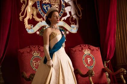 Claire Foy como la reina Isabel II