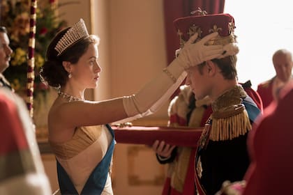 Claire Foy y Matt Smith en una escena de la nueva temporada