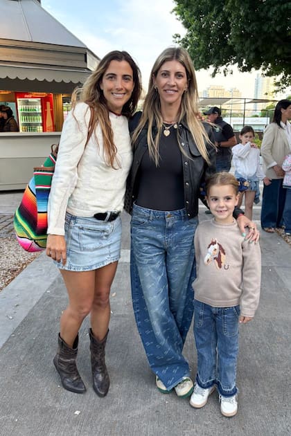 Clara Ferraiuelo (casada con Hilario Ulloa), Mercedes Venancio y su hija menor, Irenita, acompañaron a La Irenita La Hache. Si bien el marido de Mechi, Pablo Mac Donough, no pudo jugar el lunes porque se lesionó la clavícula (lo reemplaza su sobrino, "Vizcacha" Mac Donough), toda la familia estuvo firme alentando