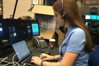 Clara OFarrell en el primer lanzamiento de prueba del paracaídas supersónico en octubre de 2017