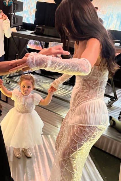 Clarita y su madre conquistan la pista de baile