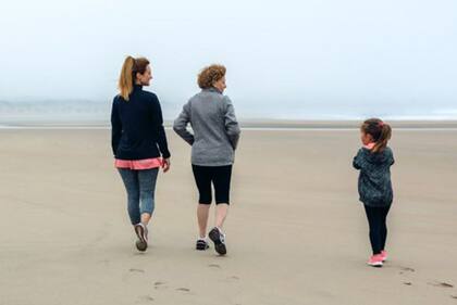 La razón por la que a la selección natural "no le importa tanto" la salud de las mujeres