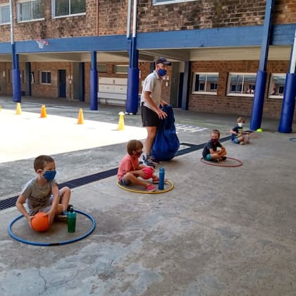 Clase de gimnasia con protocolo Covid en el Pilgrims'
