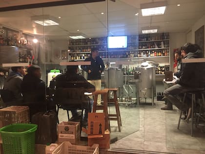 Clase sobre elaboración de cerveza en el Centro Internacional de Coctelería