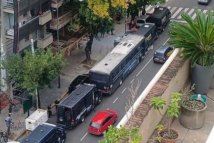 Clases públicas rigurosamente vigiladas en Caballito