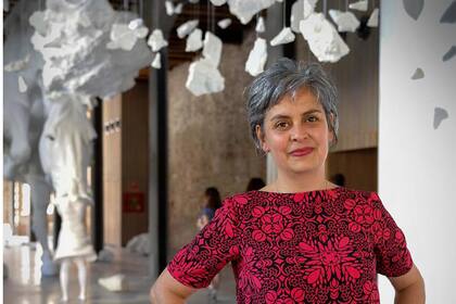 La artista Claudia Fontes, que representó a la Argentina en la última Bienal de Venecia, participa como curadora en San Pablo