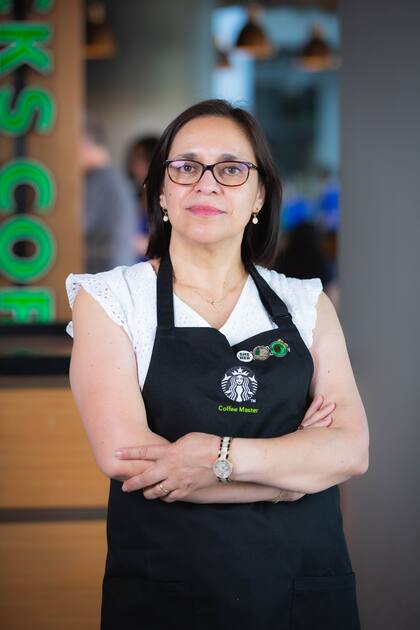 Claudia Aburto, directora de marca Starbucks Cono Sur, una de las figuras premiadas en el marco de la semana del 8M.