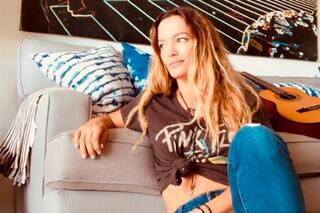 Claudia Albertario volvió a la Argentina para despedir a su papá