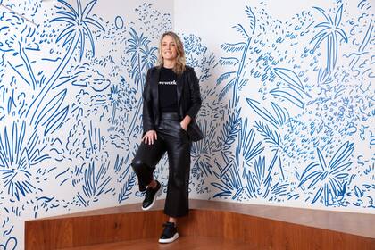 Claudia empezó a trabajar en la compañía de oficinas de alquiler temporario en plena pandemia, cuando la mayoría de sus edificios estaban cerrados