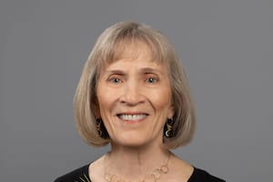 Claudia Goldin, profesora de la Universidad de Harvard, ganó hoy el Nobel de Economía por "ampliar nuestra comprensión sobre los efectos de (la participación) de las mujeres en el mercado laboral".