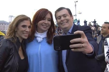 Claudia Ledesma de Zamora, reelegida como presidenta Provisional del Senado, junto a Cristina Kirchner y Gerardo Zamora