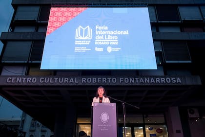 Claudia Piñeiro pidió a los legisladores una ley de protección de humedales