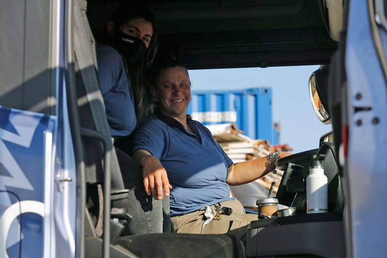 Claudia San Nicola, la mujer que desafió el camino en el mundo del transporte