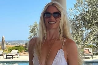 Claudia Schiffer festejó sus 55 años y se mostró espléndida en un traje de baño