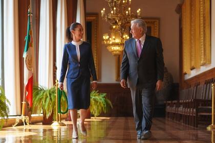 Claudia Sheinbaum junto a Andrés Manuel López Obrador, su predecesor y referente político