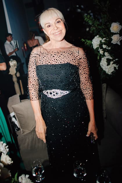 Claudia
Villafañe, entre las
invitadas. Los novios
fueron vecinos de ella en
la Torre al Río, en Vicente
López.