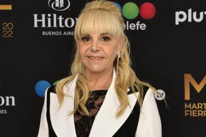 Claudia Villafañe fue acusada de bajar a Dieguito Fernando del homenaje a Maradona en los Martin Fierro 2022