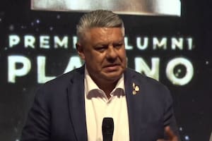 Tapia se guarece en el mundo del fútbol y recibe a los dirigentes de primera división en Ezeiza