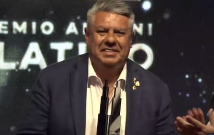 Claudio "Chiqui" Tapia recibió el premio Alumni Platino, que se otorgó por primera vez