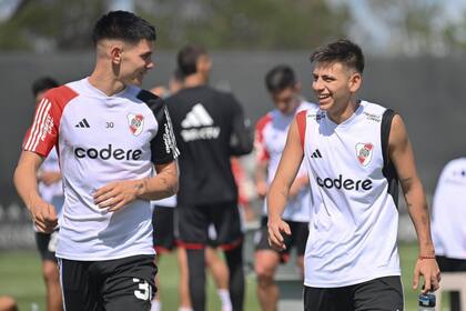 Claudio Echeverri sería titular en su primer superclásico