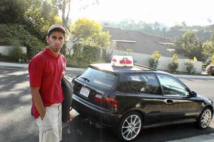 Claudio en su empleo en California.