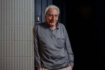 Claudio García Satur conserva el porte del eterno galán, un porteño de ley