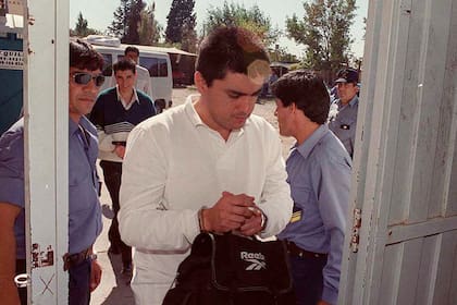 Claudio Kielmasz, durante uno de los traslados al juicio realizado en 2001