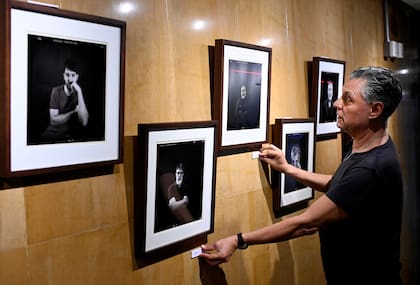 Claudio Larrea llega a la dirección de la fotogalería del San Martín con una idea: “Retomar el amor por la fotografía”.