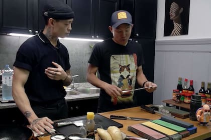 Claudio Matsumura con el cocinero de estilo chino asiático Walter Lui