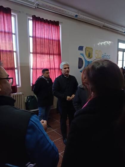 Claudio Poggi, al momento de votar