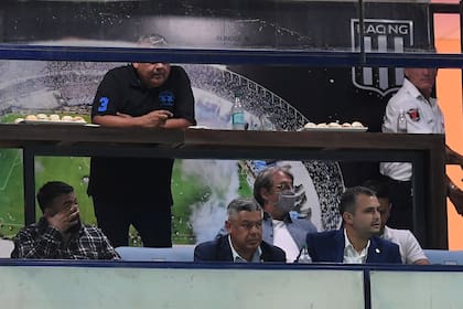 Claudio Tapia, atento desde un palco a la suerte de "su" Barracas Central, el club al que marcó en los últimos años 