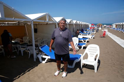 Claudio Tapia habló con LA NACION durante sus vacaciones en Punta Mogotes