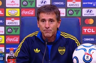 Ubeda cuestionó con dureza al árbitro y al VAR por la última jugada, en la que todo Boca reclamó penal