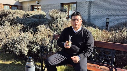 Claudio Vidal, gobernador de Santa Cruz, en la residencia oficial de El Calafate.-