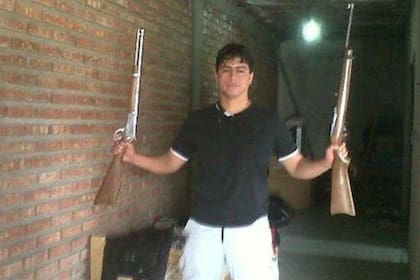 Claudio Vidal, jefe de los petroleros privados de Santa Cruz, en una foto publicada en su cuenta personal; en 2015 cayó con un arsenal de armas