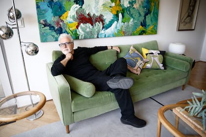 Claudio Villarruel disfruta de su casa, el espacio donde trabaja y suele pasar la mayor parte del día