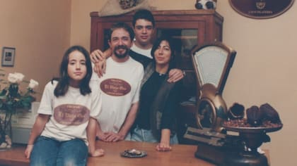 Claudio y Mirian con sus dos hijos Catalina y Juan