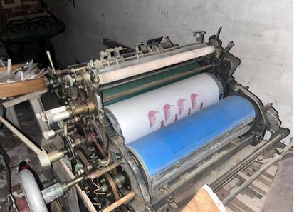 Clausuraron una imprenta de dólares falsos, también falsificaban pesos