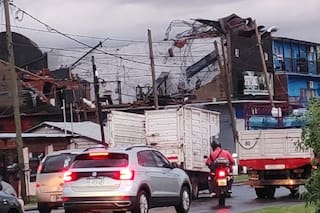 El viento y las lluvias destruyeron un gimnasio: se volaron el techo y las paredes