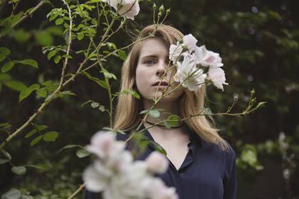 Cline, que tiene ahora 27 años, no cree que la ficción pueda “explicar” o “dar respuestas”