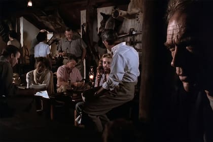 A los 60 años, Clint Eastwood atravesaba una compleja separación durante el rodaje de Cazador blanco, corazón negro