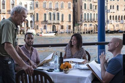 Clint Eastwood y los héroes de esta historia real que también se convirtieron en protagonistas de la ficción