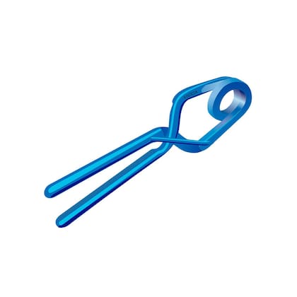 Clip de aneurisma, pequeños dispositivos metálicos utilizados en cirugías neuroquirúrgicas para cerrar o aislar aneurismas cerebrales.