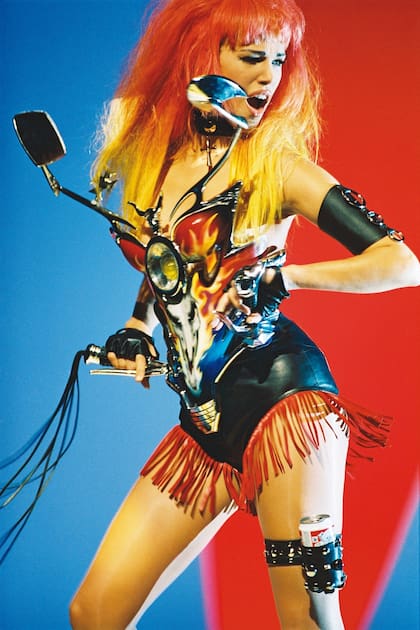 Clip filmado junto con George Michael (1992)