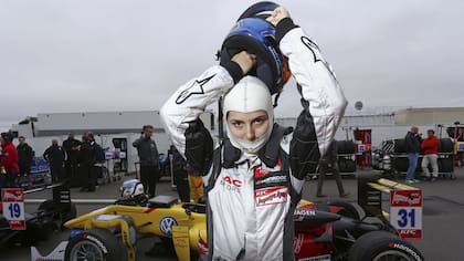 “Cmo mujer sé que es difícil hacerse respetar en este mundo”: lo dice Tatiana Calderón, piloto colombiana